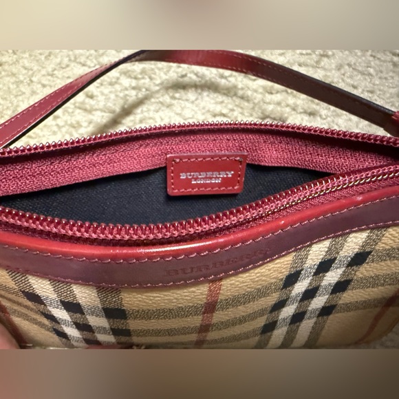 COPY - Authentic Burberry Wristlet - Picture 8 of 14